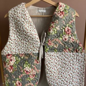 Veste sans manche matelassée patchwork fleurs