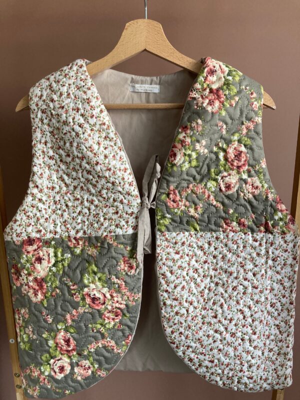 Veste sans manche matelassée patchwork fleurs