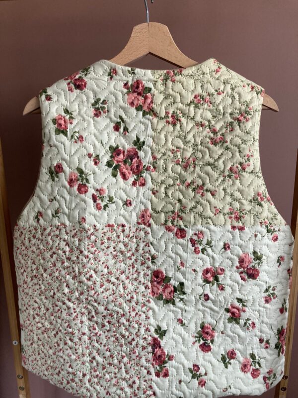 Veste sans manche matelassée patchwork beige – Image 2
