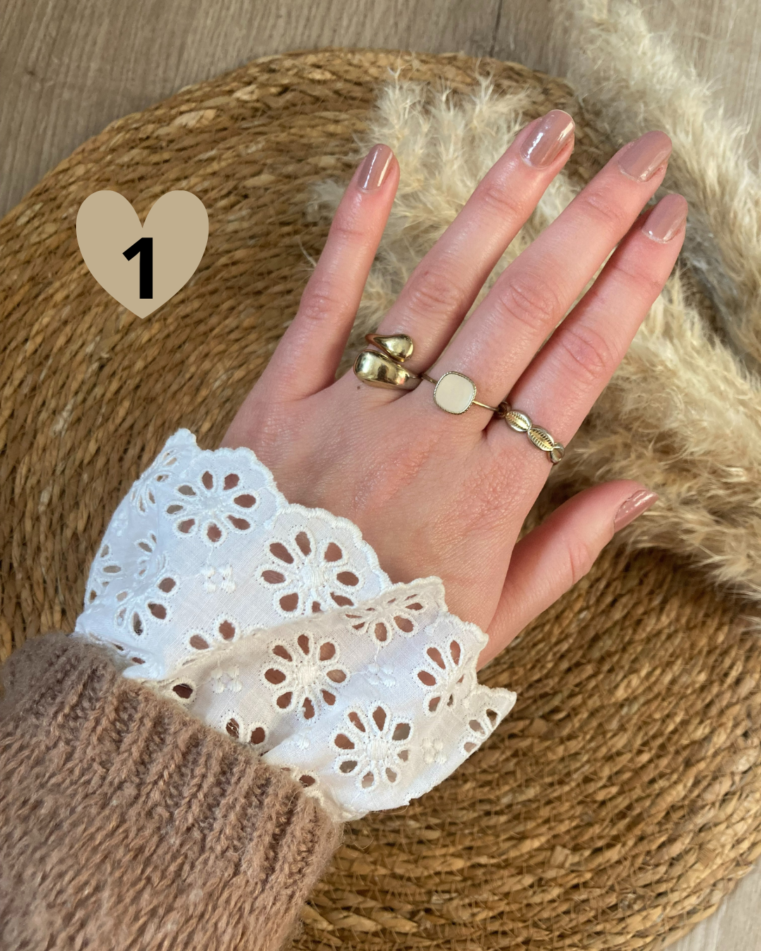 Manchettes amovibles en dentelle brodée blanche – Image 4